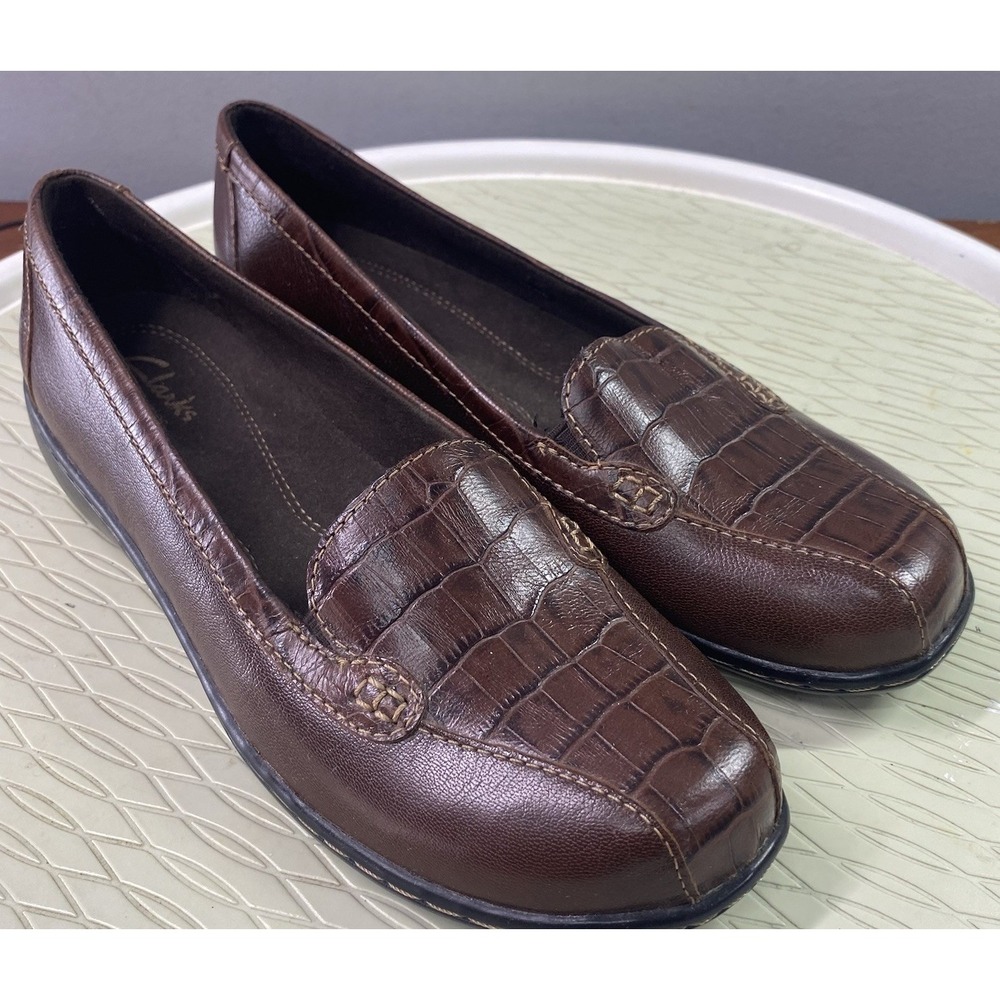 CLARKS Women Bendables Leather Loafer Brown Flat Shoes Crocodile 8 M EUC